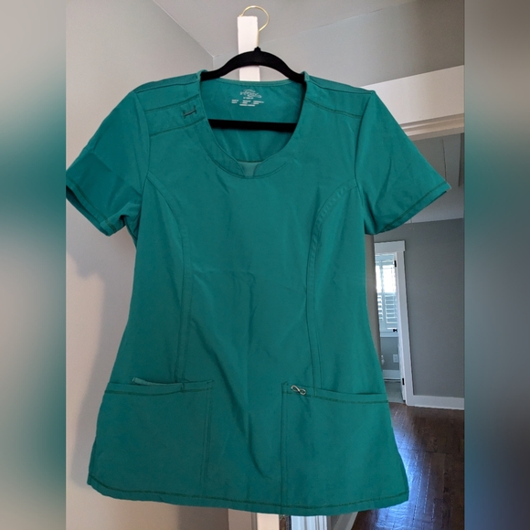 Cherokee Women's scrub top - Picture 4 of 5